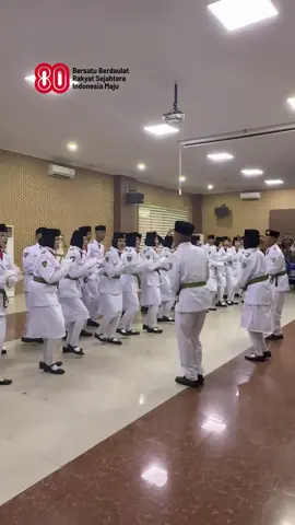 Generasi terbaik Pringsewu resmi dikukuhkan menjadi Paskibraka 2025. Selamat telah sukses mengibarkan sang saka merah putih pada upacara kemerdekaan yang ke-80. Semoga amanah ini menjadi kebanggaan, sekaligus motivasi untuk terus mengabdi bagi bangsa dan daerah. #bupatipringsewu #masriyantoklangenan #pringsewu #pringsewumakmur #kabupatenpringsewu 