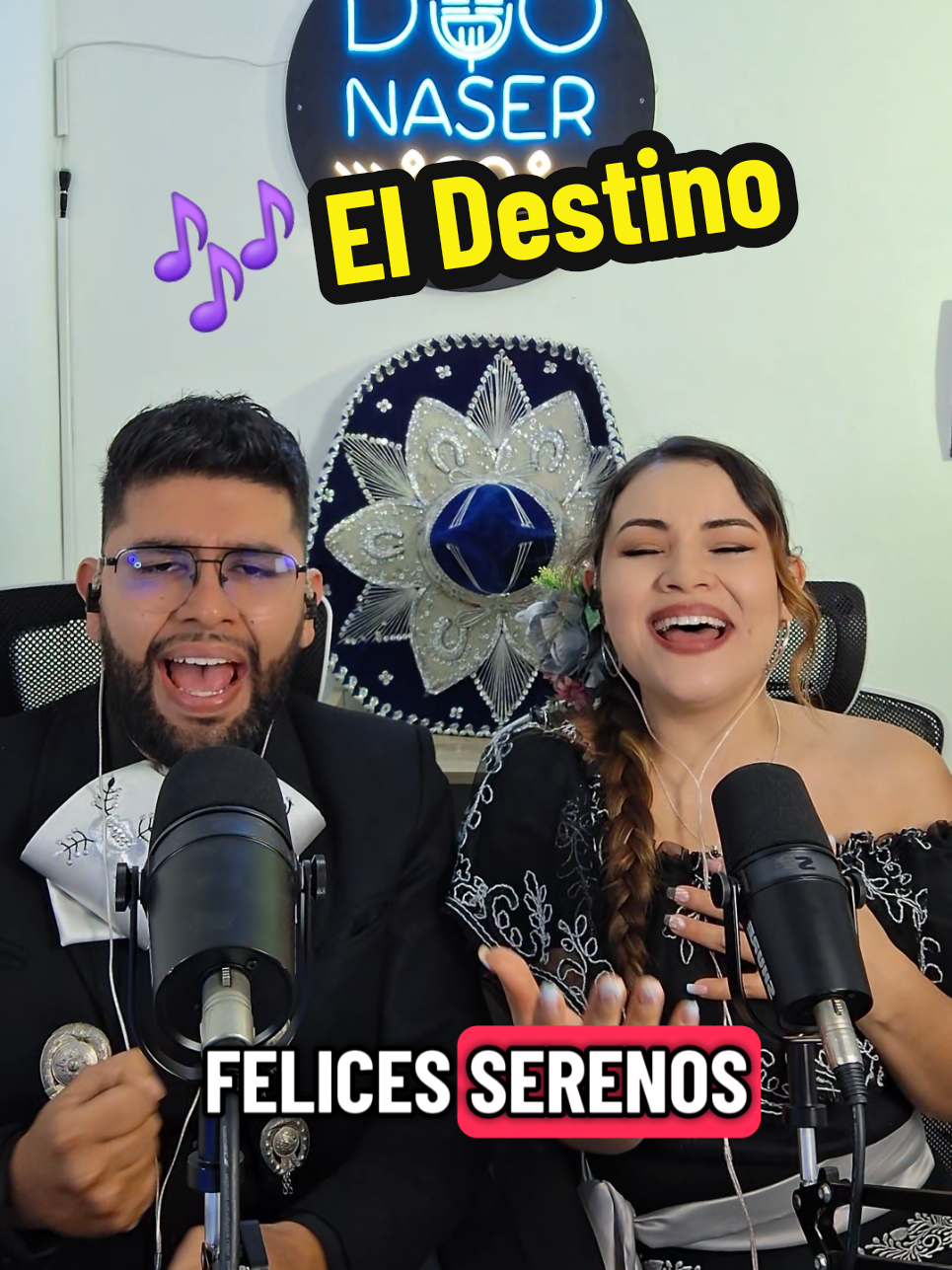 Nuestro destino alegrar sus corazones con nuestras voces!! GRACIAS POR SIEMPRE ESTAR AQUI !!! #TeamNaser 🎶🎶🫶🏼 #rociodurcal #juagabriel #MusicOnStage #cover 