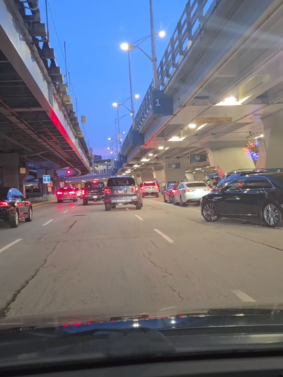 Just me, out here doing endless laps... #OHareAirport #AirportPickup #TravelStruggles #IfYouKnowYouKnow #waitinggame 