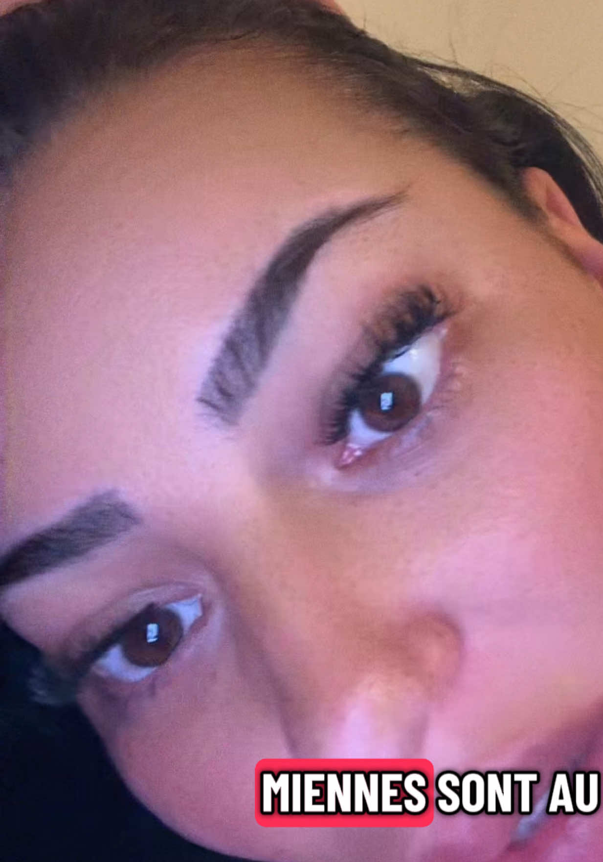 Vous y croyez à cette théorie ? Désolée pour les gentils qui ont les oreilles en dessous du niveau de leurs yeux cœur sur vous 🫶🏼🫶🏼