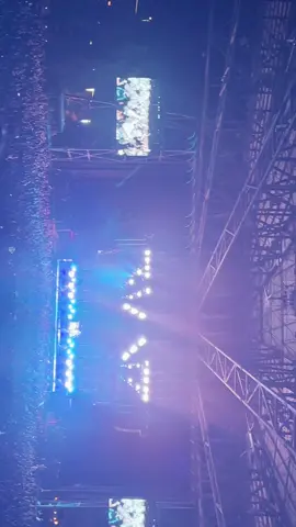 @Falling In Reverse 