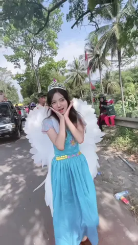 Nyari pangerannya dimanaa😭🤣 #Wink 