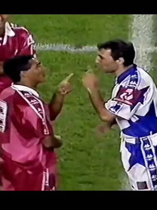 Romario vs os melhores da Europa #romario #x #europe #europa #america #vsp #skills #america #x #europe #romario #goat🐐 #brazilianphonk #brazilianfunk #brazilianmusic #brazilian #brasil🇧🇷 #Romario #uniãoeuropeia🇪🇺 #boladeouro #bollywood #romario #brasil #tktk 