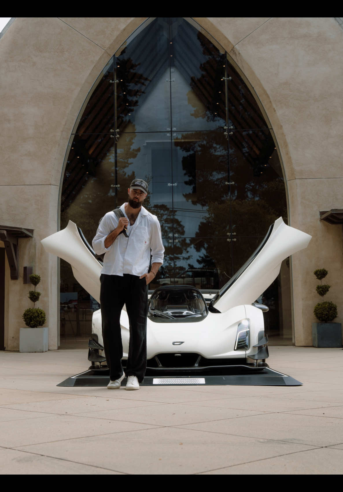 Inside the record-breaking 1350HP Czinger 21C that smashed 5 track records in 5 days & has the scars to prove it. @Czinger Vehicles  #czinger #racecar #ASMR #carlifestyle #supercar