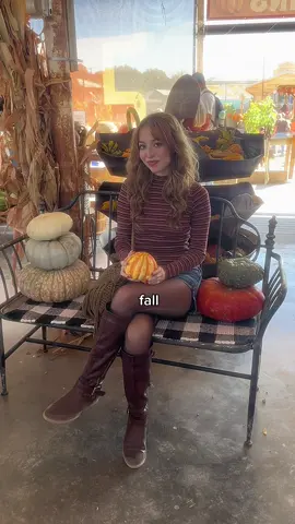 can u tell i miss fall? #spookyseason #october #spirithalloween #fall #music 