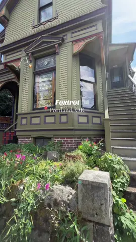 If you live in Portland, OR or are just here for a visit- make sure to checkout Foxtrot restaurant and bar in the Belmont district. 🕯️🎷🍸🪻#belmontportland #foxtrotportland #portlandoregon #pdxeats 