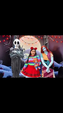 One last chucky video!! #chucky #disneyland #halloweendisney 