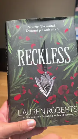 Oh my goodnessssss! @Lauren Roberts Now onto Fearless! 😍😍 #laurenroberts #reckless #BookTok #reading #books 