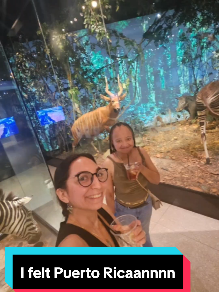 S/O to the bartenders for making me my own version of a cocktail bc they didn't have margaritas 😭 Also I hope they have more elixir bc we got to this one late 😅@Houston Museum NS @Mason Smith @Anais y Jolie #CapCut 
