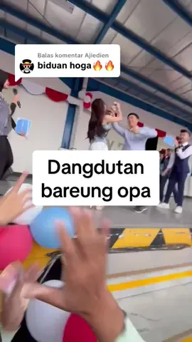 Membalas @Ajiedien kapan lagi yakan dangdutan bareung opa😂 #pthogareksagarment #hogareksagarment #kamarsyanda #lelesgarut #karyawanpabrik 