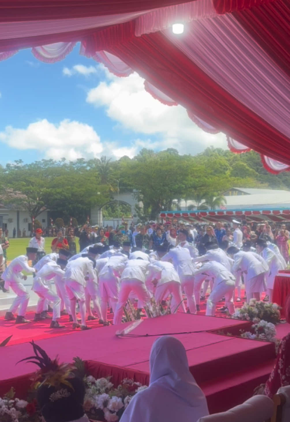 Part 3 nya Paskibraka Papua Barat Daya masih semangat melaksanakan Yel Yel setelah Penaikan Bendera Merah Putih 🔥 #fyp #fypシ #masukberanda #masukberandafyp #masukfyp #paskibraka #paskibrakaindonesia #paskibraindonesia #paskibraka2025 #harikemerdekaanindonesia #harikemerdekaan #hutindonesia #sorongpapuabarat #sorongtiktok #sorong 