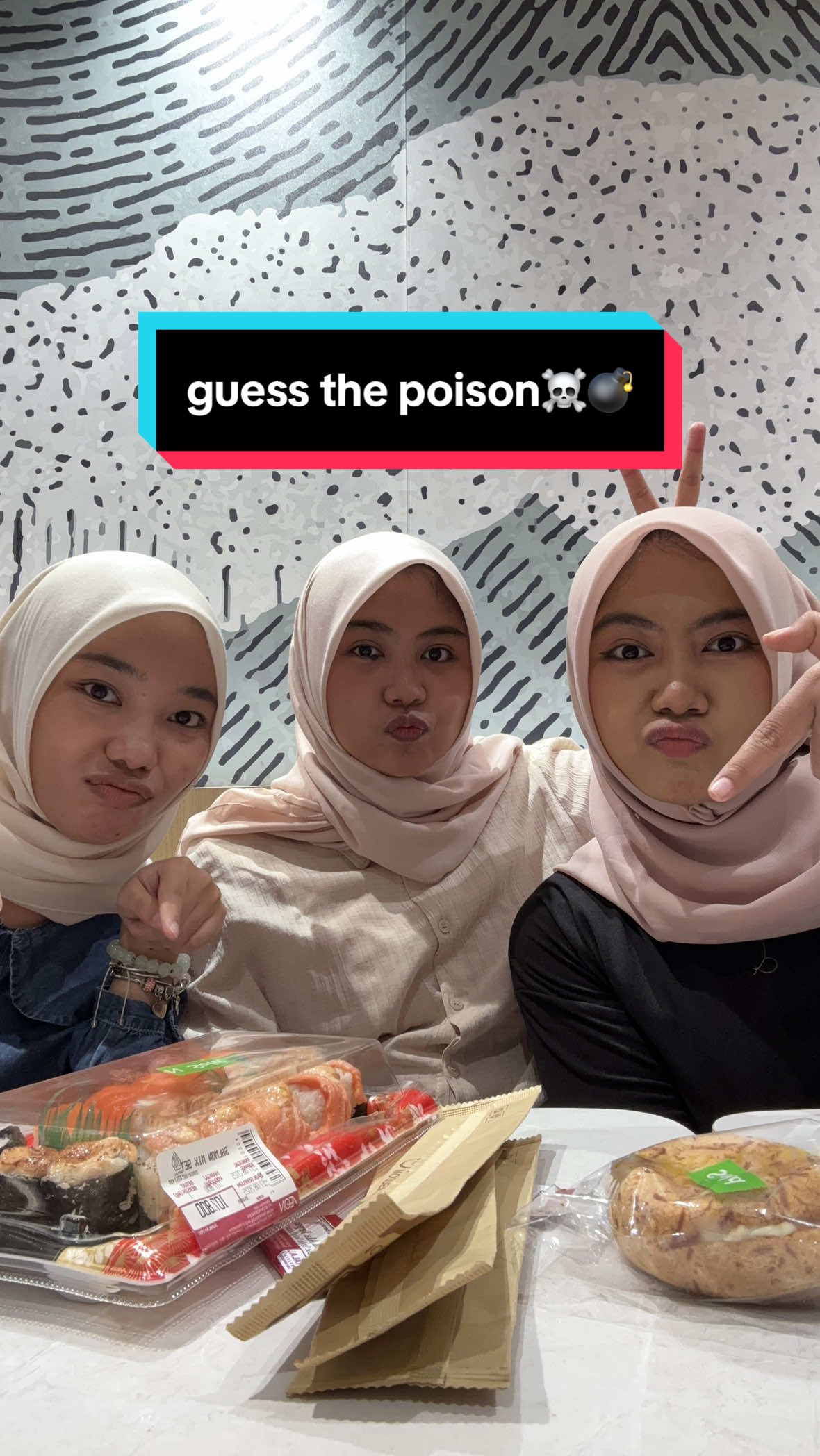 persepupuan edisi makan sushi sambil #poisonchallenges 🍣 jujur ini sih enak poisonnya🤭👍🏻✨