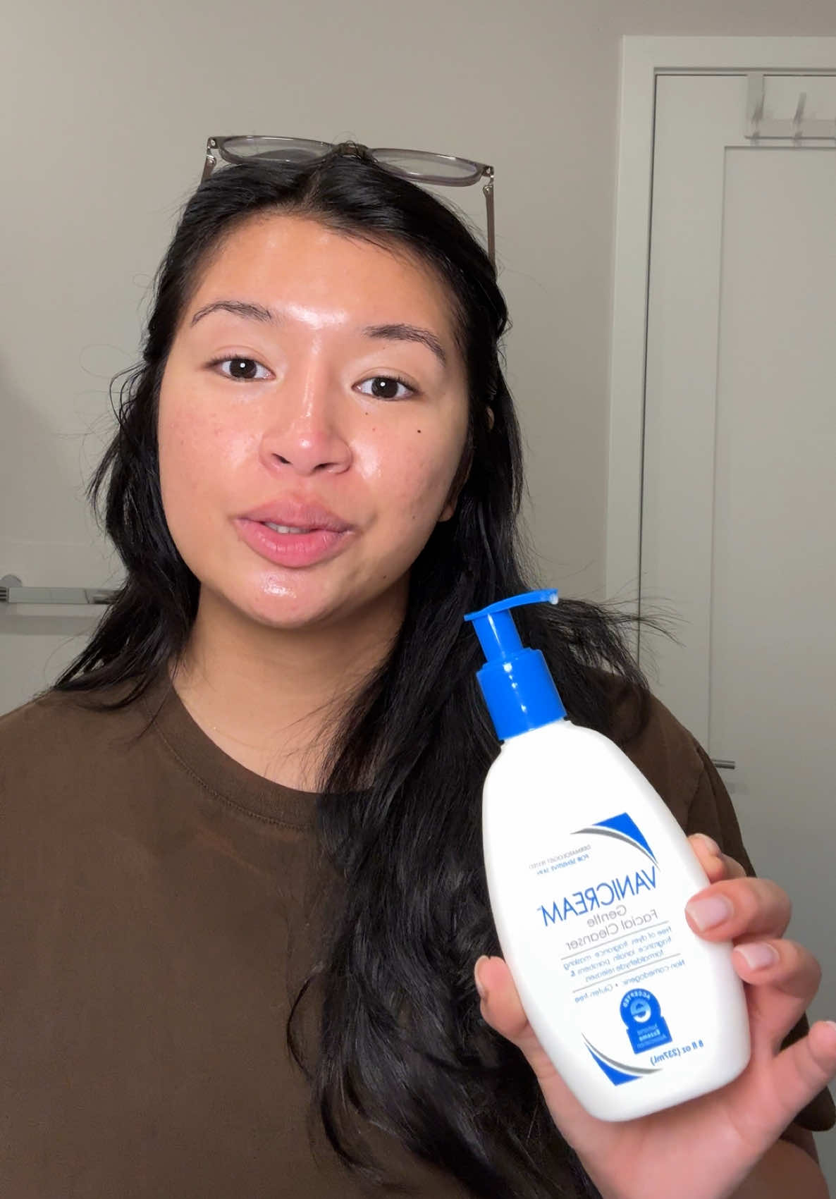 Affordable skincare favorite. 🤍 Vanicream gentle cleanser review.  @Vanicream™ Sensitive Skin Care  #acneproneskin #drugstoreskincare #acnesafeskincare #vanicream 