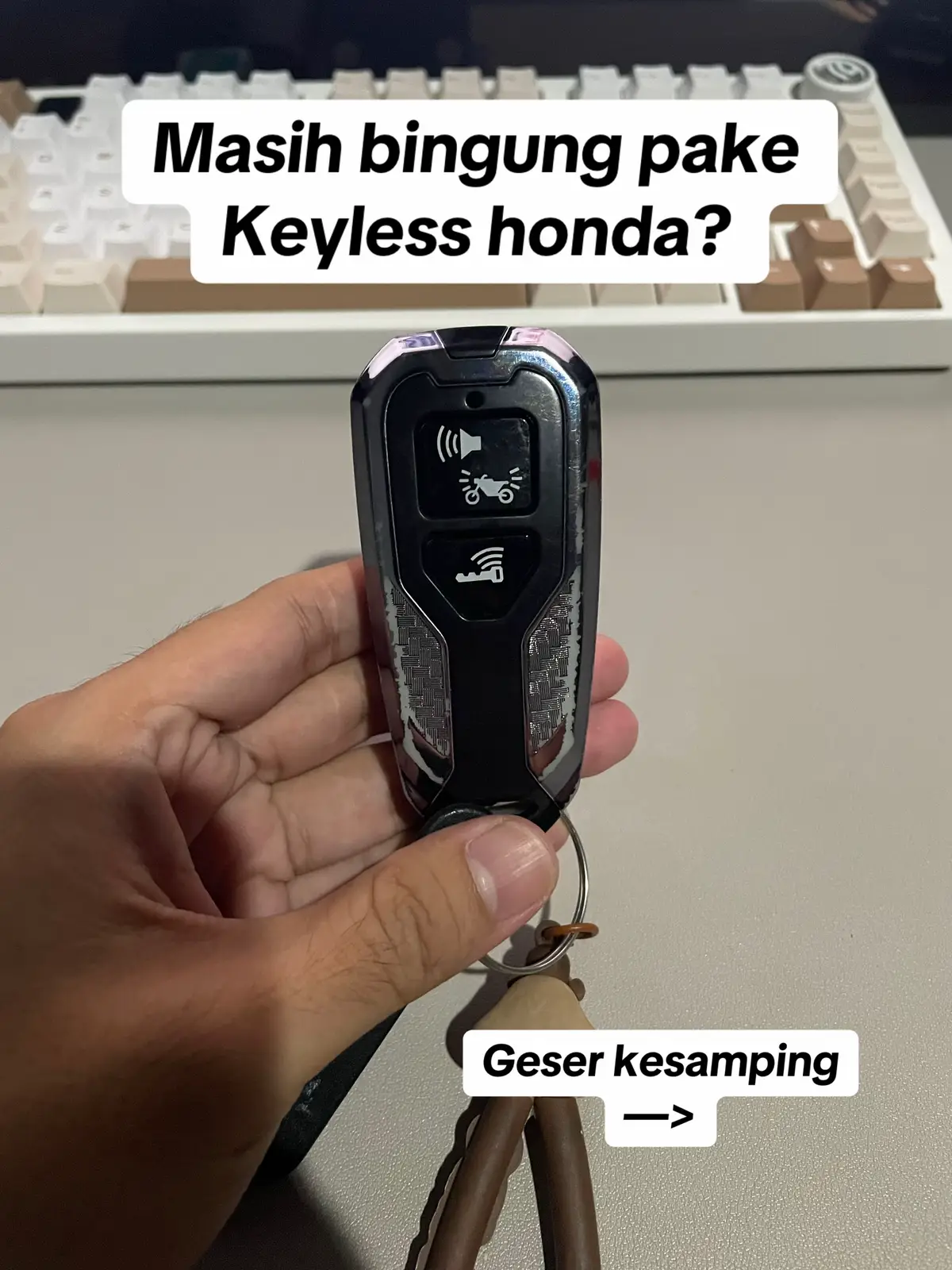 Masih bingung sama fungsi keyless honda? Coba digeser2 aja gais! #mamanggabuttt  #motorhonda  #hondastylo  #stylo  #keyless 