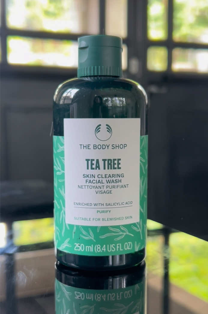 The Body Shop Tea Tree Skin Clearing Facial Wash #thebodyshop 