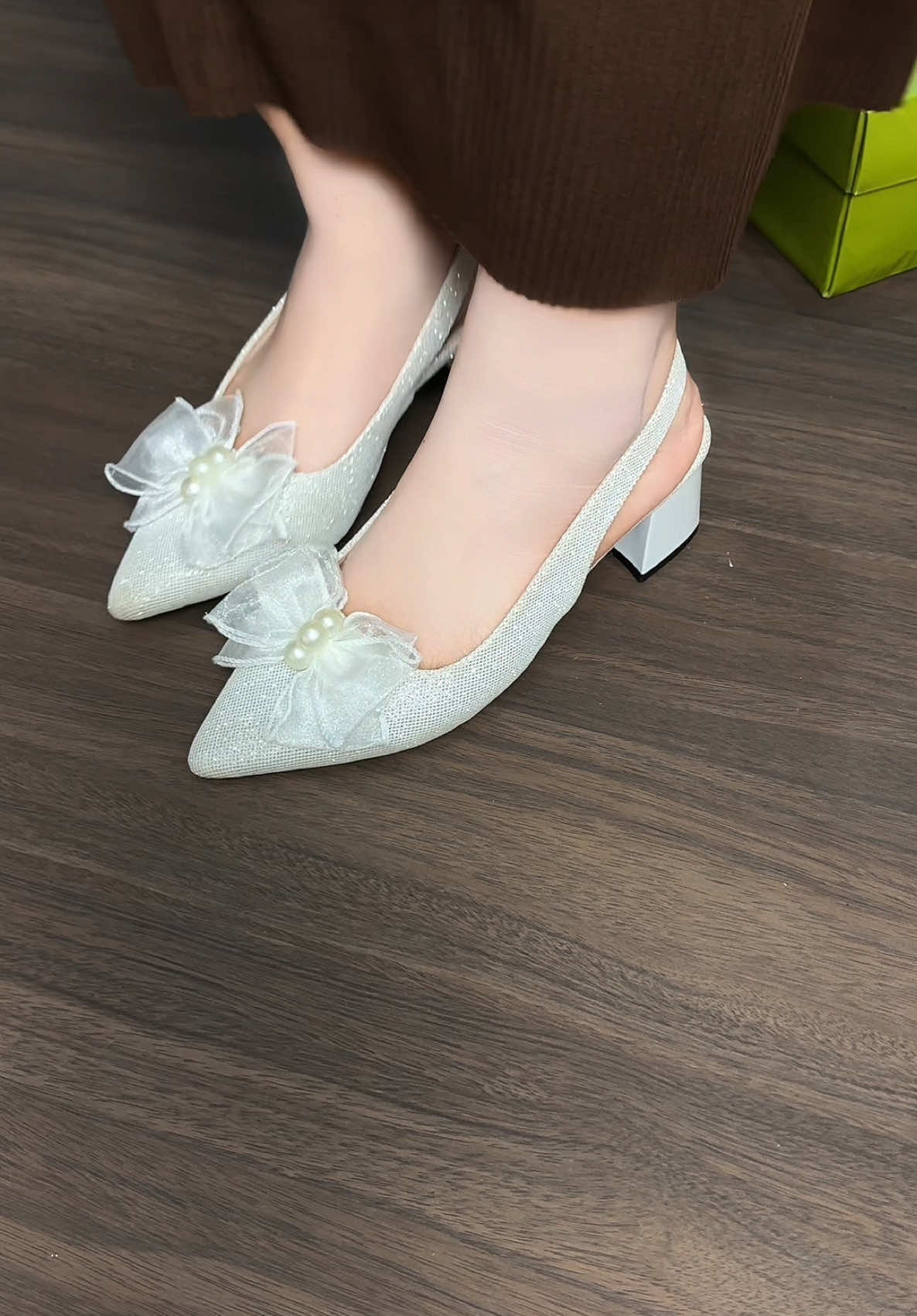 Chân gầy lùi 1 size ạ #guocxinh98 #giaydep #giaydepnu #giaydepxinh #giayxinh #xuhuong #giaycaogot 