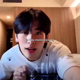 Santa will always gonna be pretty in Perth's eyes... forever and ever 😭 the fact that he cant even stop complimenting how pretty Santa is! 😭❤️ #perthsanta #fyp #foryou #fypage 