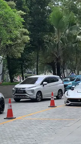 santapan pertama #porsche 🤤 #xpander #xpandercore #ferrari #bmw #mercedes #mclaren #lamborghini #civic #meme #xyzabc 