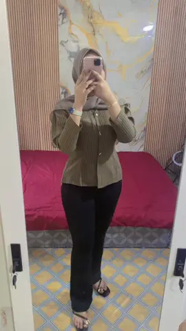 Blouse stripe bagus bangett yuk samaan✨🤏🫶💫💗 #fitcheck #outfitideas #foryoupage #blouse #arikablousestripe 