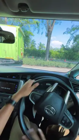Cengkareng Golf #viral #trending #fyp #sounds #music #nyetir #driving #jakarta #innovareborn #nyetirmobil 