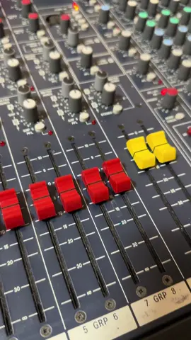 SOUNDCRAFT SPIRIT 8 24 ch original ec import