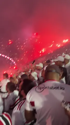 Terça feira é guerra! Morumbi raiz, hostil e ensurdecedor  #libertadores #morumbi #spfc #saopaulofc #torcidaorganizada 