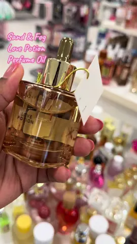 ✨ My New Obsession ✨ If you love Burberry HER 👀 THIS is your GIRL. Something about the color of the bottle is gorgeous too 🤩 I fear I need back ups!  #fypシ #lovepotion #sandandfog #perfumebottle #fragrance 