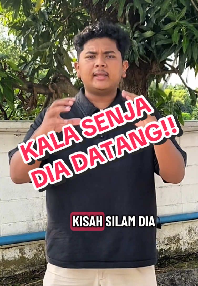 Setiap kali matahari terbenam, Azman akan dihantui dengan kisah silam yang meragut kebahagiaan penduduk kampungnya. Bau hamis yang dibawa angin senja memporak-perandakan penduduk kampung. Anak-anak yang tak berdosa menjadi habuan dan hilang begitu sahaja. Sekarang, nyawa anak-anak Azman pula menjadi taruhan! #novelseram #karangkrafmall #kalasenjadiadatang #ceritaseram #fyppppppppppppppppppppppp 