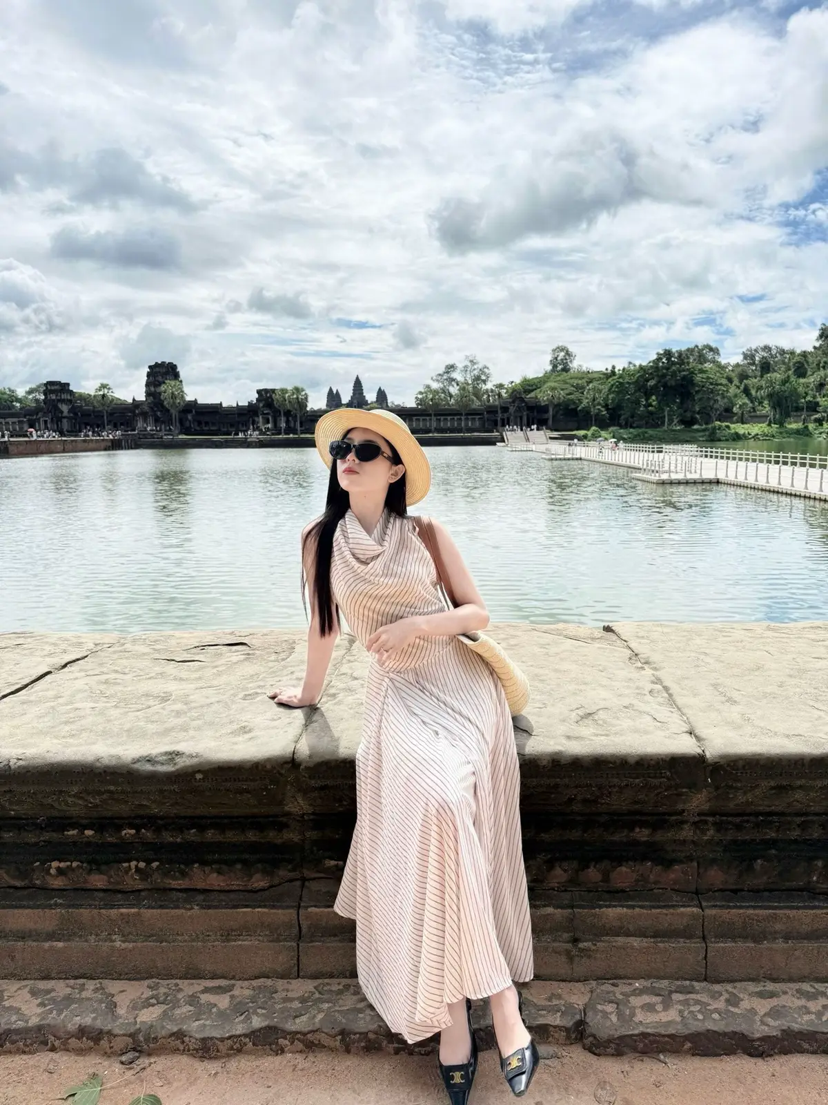 Angkor Wat Temple 🇰🇭#សៀមរាបអង្គរ #vlclothes #VLbodylotion 