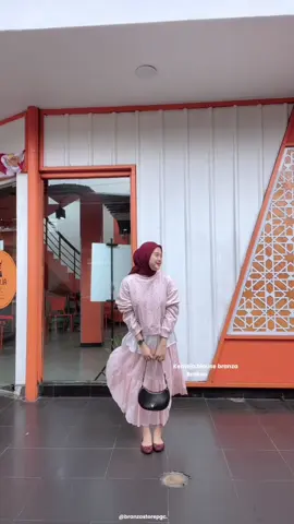 Spesial edisi agutusan join live sekarang #kaospanjang #kaoswanita #kaosoversize #kaosstripe #kaosmurah #kaosviral #blousewanita #blousemurah #ootdhijabstyle #outfitinspiration #inspirasioutfit #jakartatimur #fypシ 