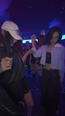 Lên bar là phải đi cùng hội chị em, Canalis vẫn đang có nhiều ưu đãi khi ACE lên chơi đặt bàn tại đây ạ #gaixinh #bar #xuhuong #dancer #remix 