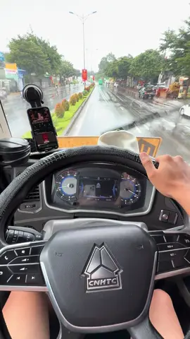 Mưa gió làm sị riệu ôm bé nào ngon nè