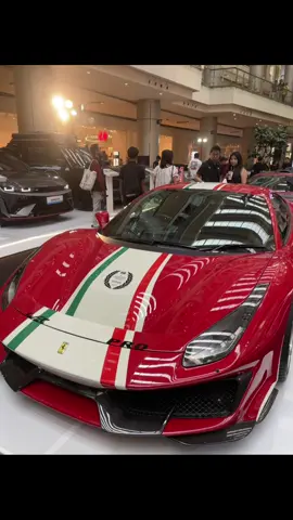#fyp #xyzbca #carsoftiktok #carspotting #ferrari 