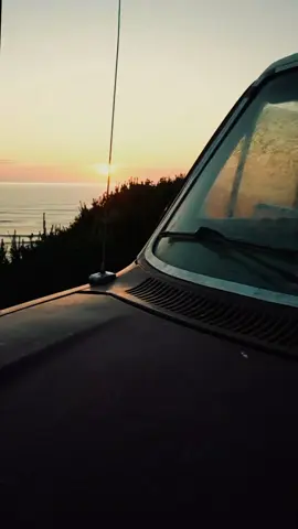 who's chasing sunsets with me #vanlife #nature #sunset 