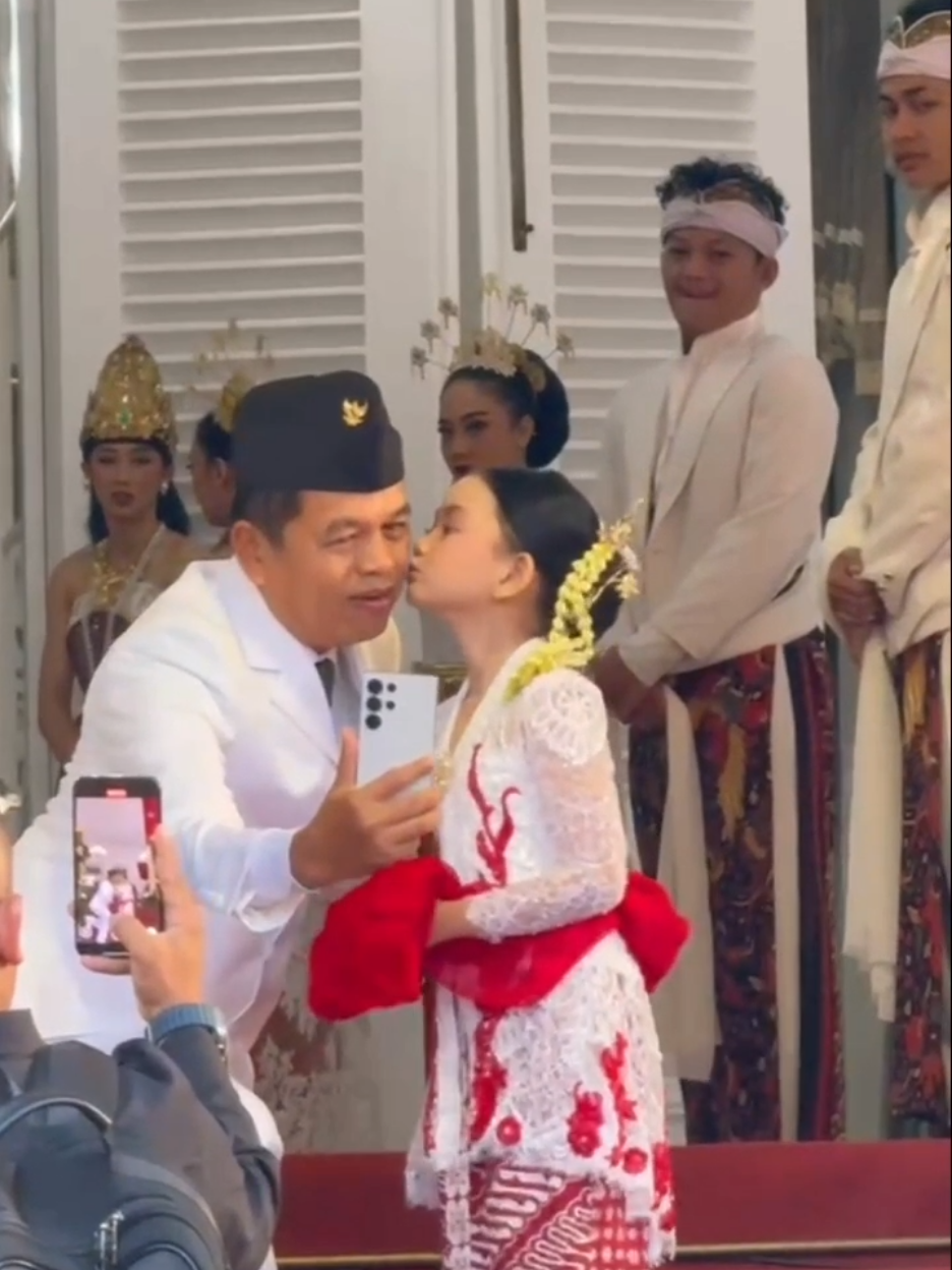 Nyi Hyang 🤍 #kangdedimulyadi #dedimulyadi #kdm #nyihyang #nyihyangsukmaayu 
