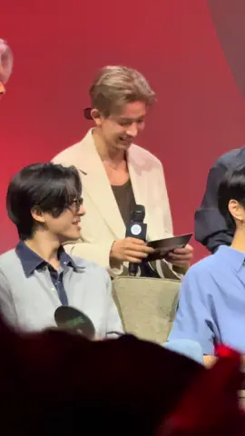 Heeseung rizzing up Engenes at the Spotify event 8/17/25 #enhypen #heeseung #enhypen_heeseung 