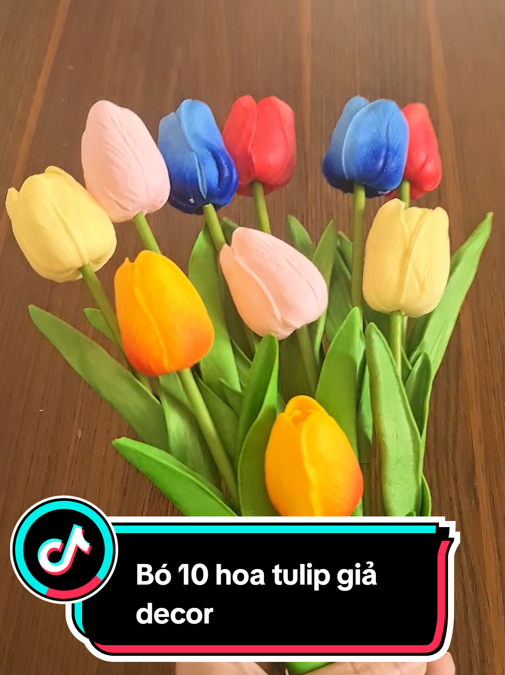 Vừa muốn tiết kiệm chi phí, vừa muốn có nhiều khung hình quay sp thì sắm 1 bó 10 hoa tulip giả này nha#hoadecor #hoatulipgia #sanphamdecor #hoagia 