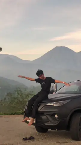 biarkan dia berdansa 