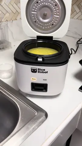 Está tan fácil y muy servicial me encanta estoy haciendo arroz todos los días 😚#ricerobot #kitchen #creatorsearchinsights #tiktokshop 