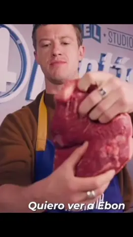 #fyp #josephquinn #celebritycrush #joke #meme idk why I laughed the way he slap the meat 😭😭