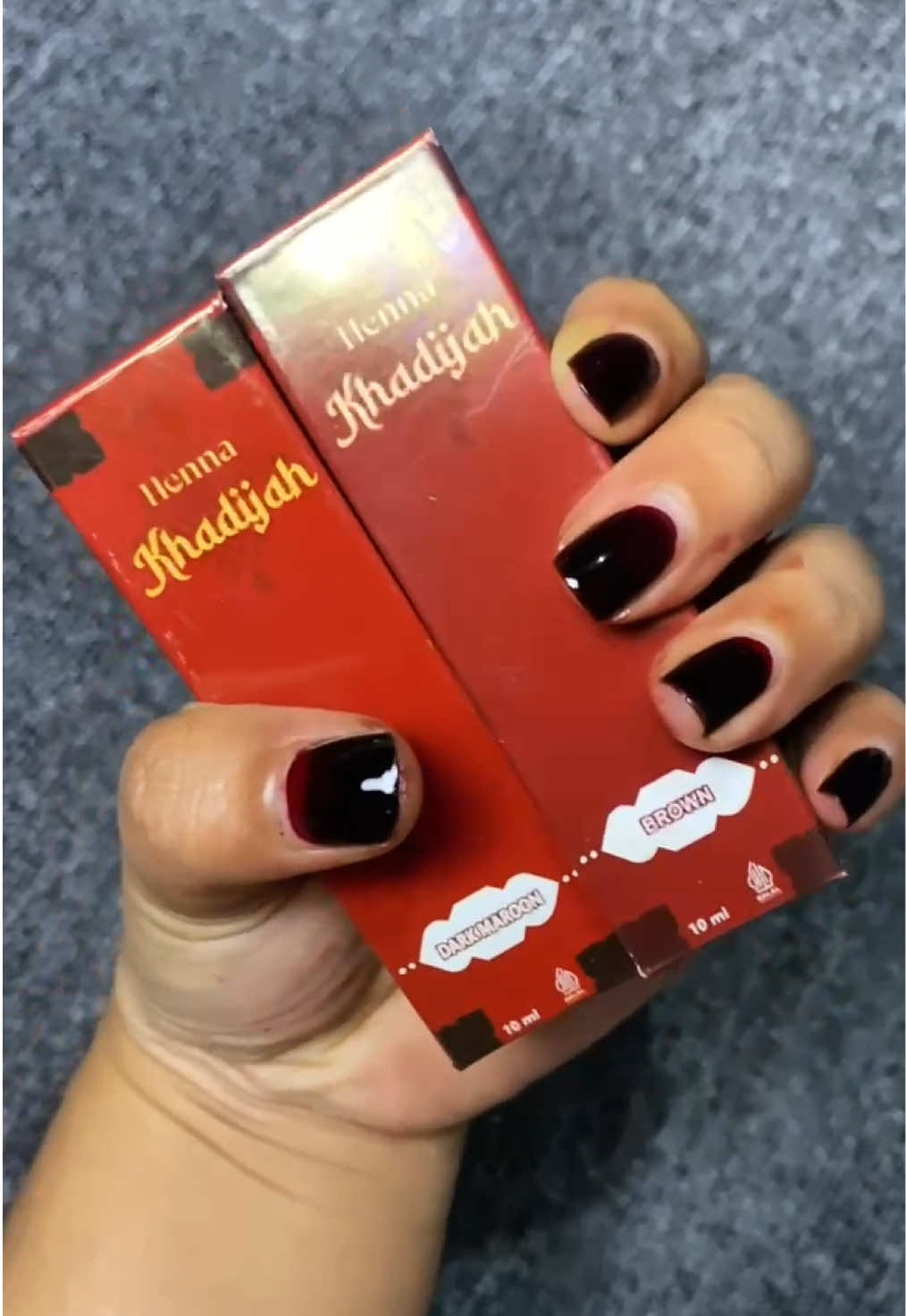 Masih jadi warna best seller untuk varian ombre Henna Khadijah 🖤😍