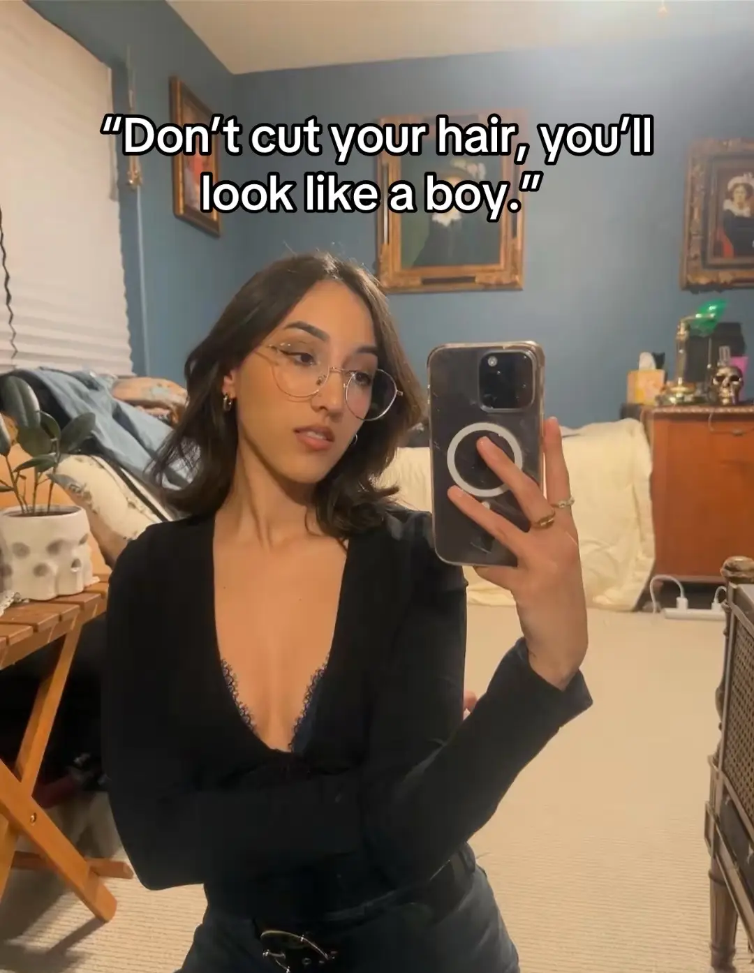 Credit to @☆ lauren ☆ who gave me this idea from her video. I hate when people try to make me feel less feminine with my short hair…#fyp #trending #greenscreenvideo #pixiecut 