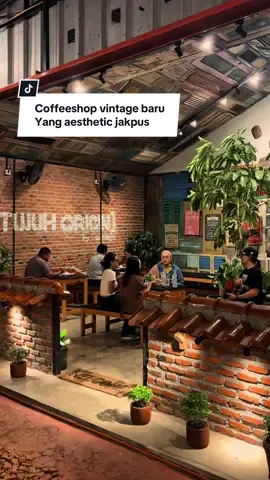 Coffeeshop baru vintage di jakpus nih guys!! #ngopisore #ngopisantuy #ngopisenja #coffeeshopjakarta #cafejakarta #coffeeshopjakartapusat #cafejakpus 