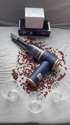 C'est le meilleur aspirateur sans fil que j'ai jamais utilisé : léger, puissant et pratique. #vacuumcleaner #carcleaning #tiktokshop #portablevacuum  #Aspirateurdevoiture