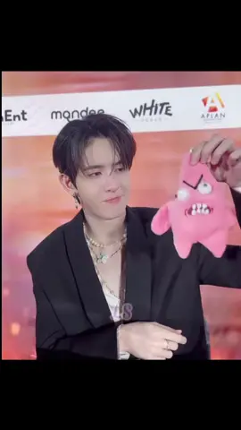 Itu patrick 😁😁 Gemesh ya jem P'Gao ,he patrick nya 🤣🤣  TWIN FLAMES IN THAILAND #เปลวเพลิงคู่ #JamesSu #GaoMinrui  #twinflames #gaojames @JS 