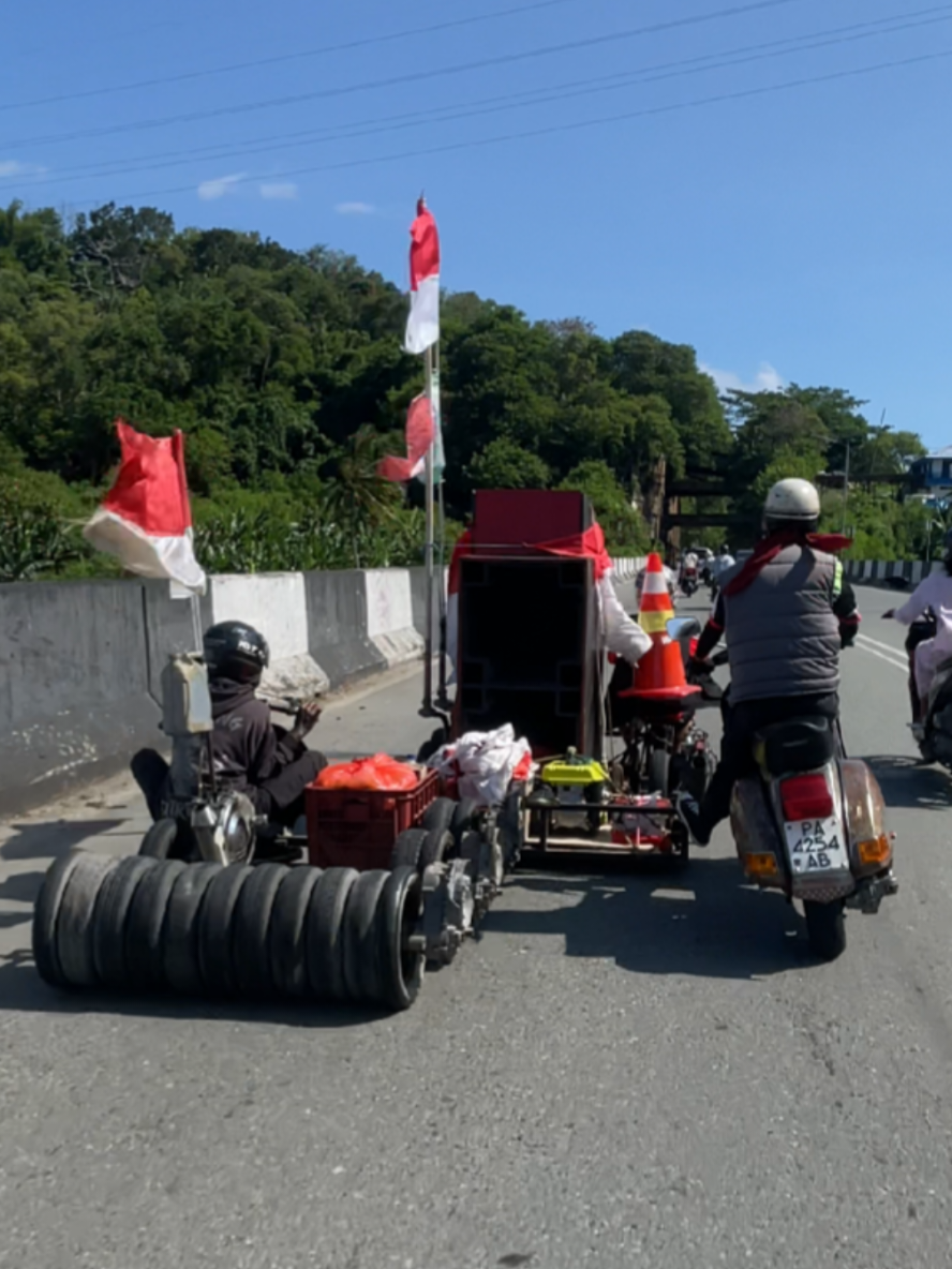 muatan berattt. #merdeka #vespa #vespaindonesia #vespaextremeindonesia #pejuangextreme 