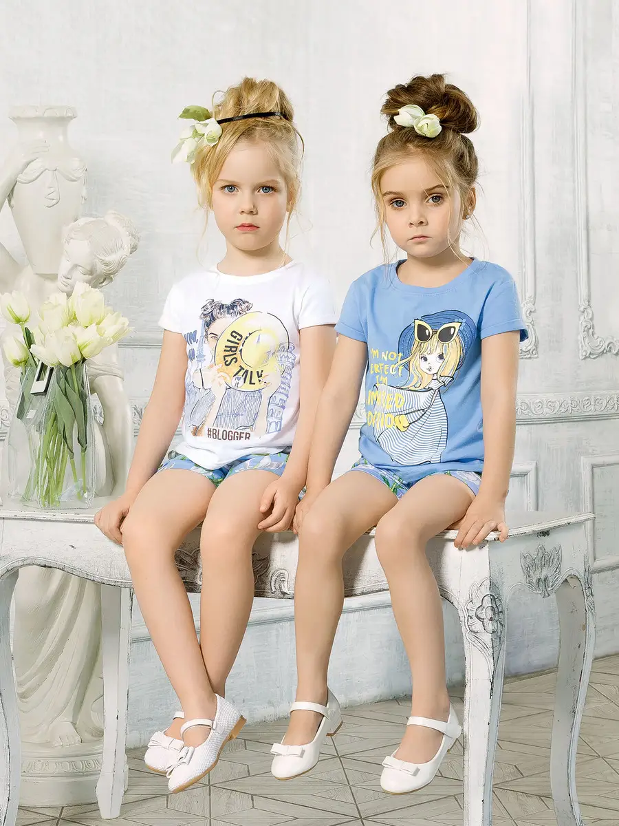 While the first image is ages old, the outfits they're wearing seem - surprisingly - to be still available from small online shops (viz. the other two images). The Pelican brand is present on Wildberries (/brands/pelican), and on Vk (/pelican_style), but with far more modern prints. While the portrait of the girls (I can't remember their names, I'm afraid) is nothing special, I like their expressions: not exactly smiling for the camera.... #kidsfashionportrait #smileforthecamera #tshirtprint #fyp