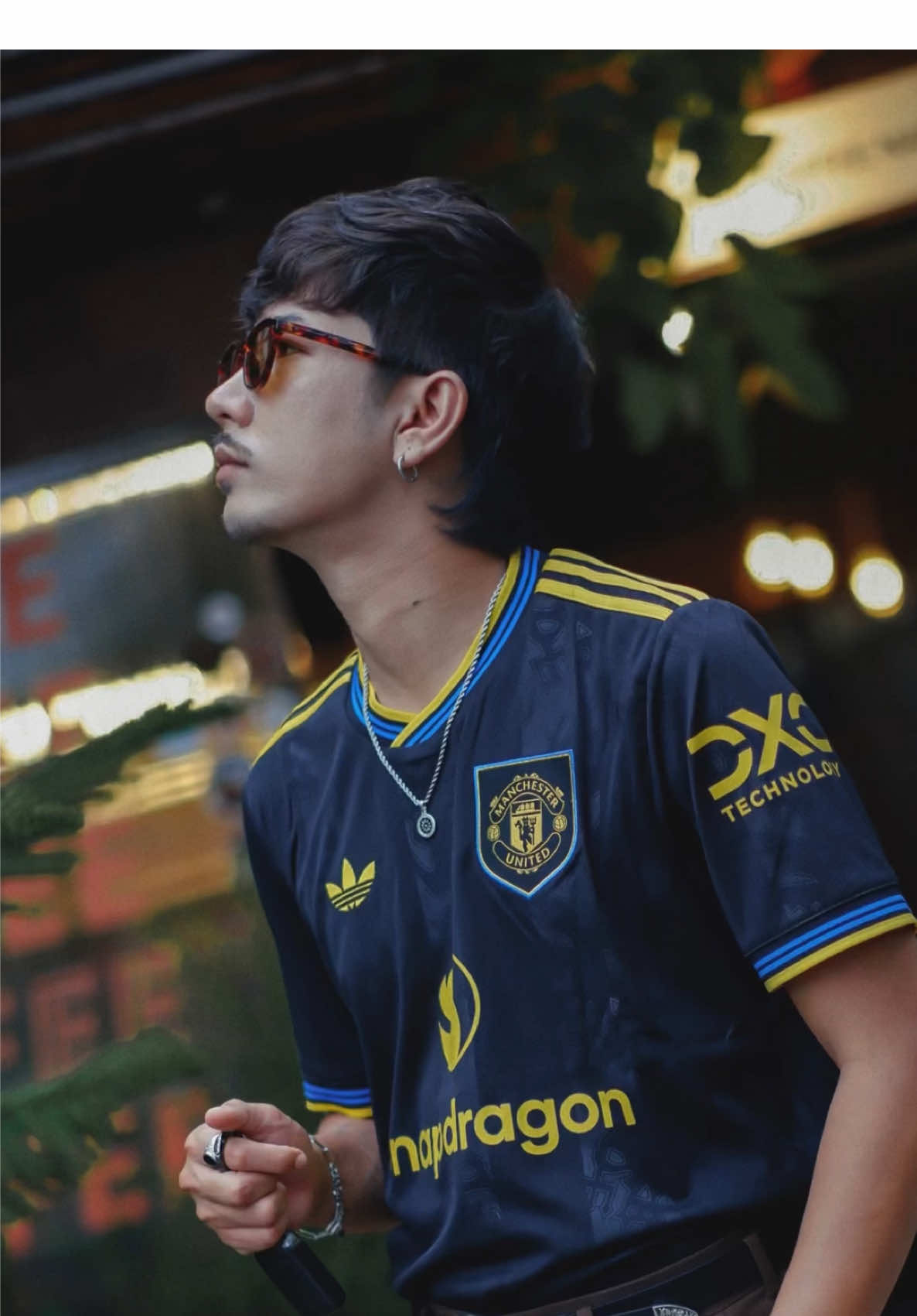 เสื้อใส่ลุ้น Top 4 ปีนี้ครับ! 💛🖤 #OOTD #outfit #เสื้อบอล #แมนยู #ootdjersey 