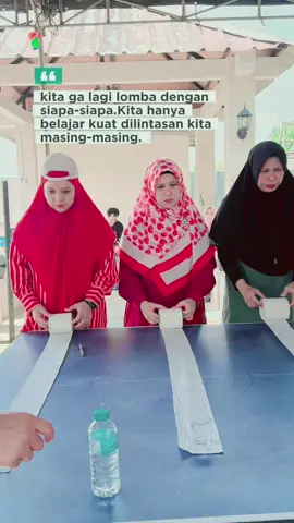 🤣🤣🤣satu serius 😁satu tengil wajah nya @Fitri Inayati 