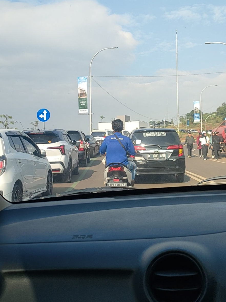 Keindahan alam yg diberikan oleh Tuhan Pencipta Alam Semesta yakni Allah SWT yang sangat luar biasa istimewa 